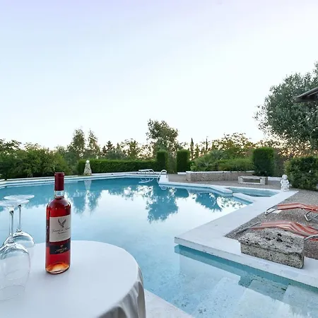 Villa Cardigliano بيت للعطل سبيكيا